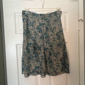 Colorful blue and cream colored Ann Taylor mid length skirt - Size 8